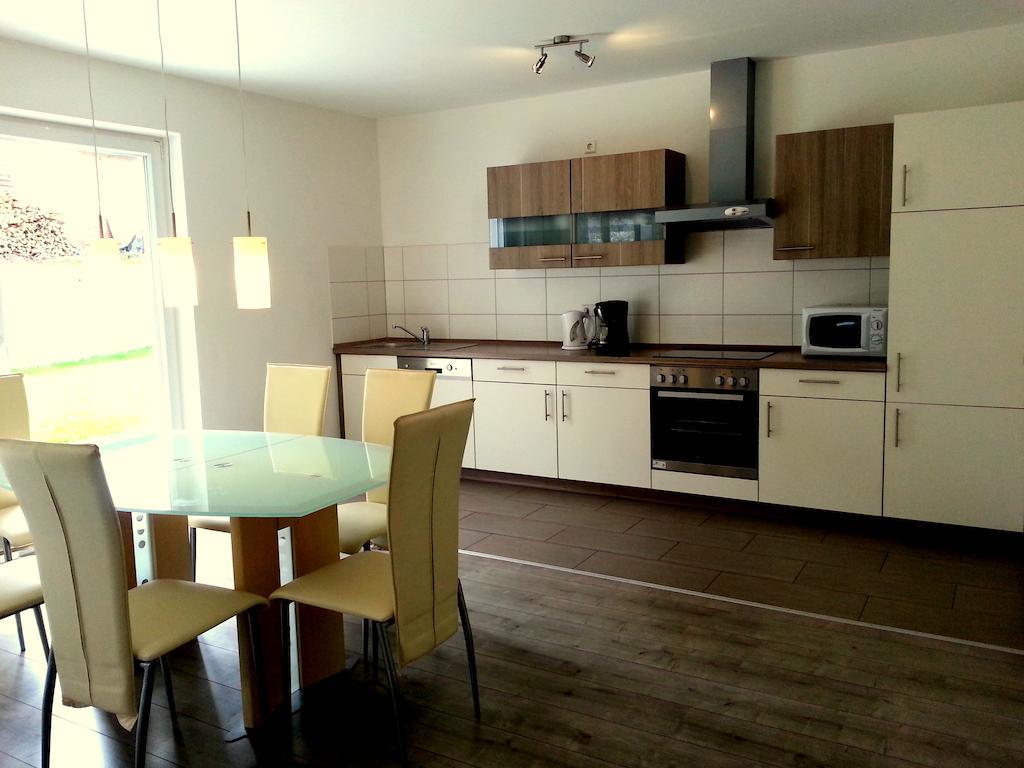 غنزبرغ Ferienwohnung Hess الغرفة الصورة